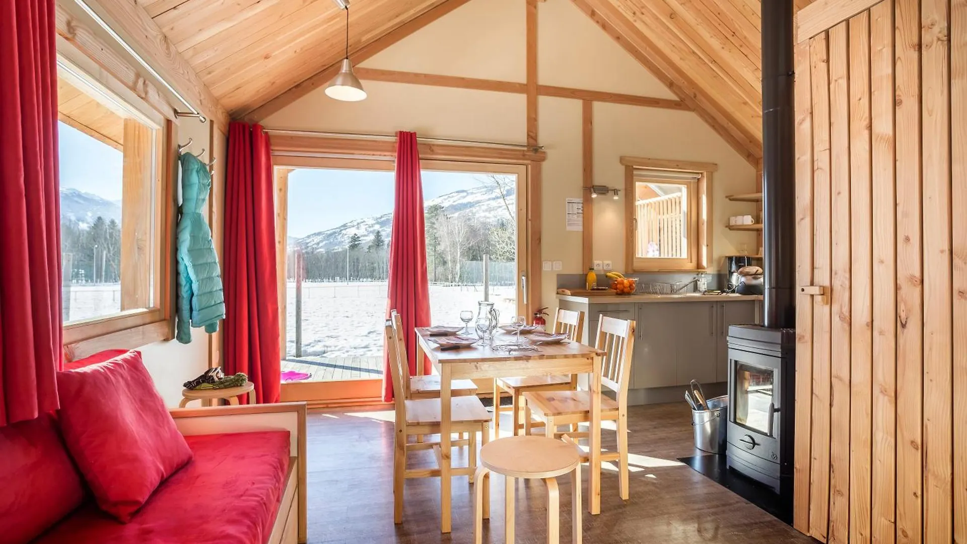 Campeggio Hotel Huttopia Bozel en Vanoise Francia